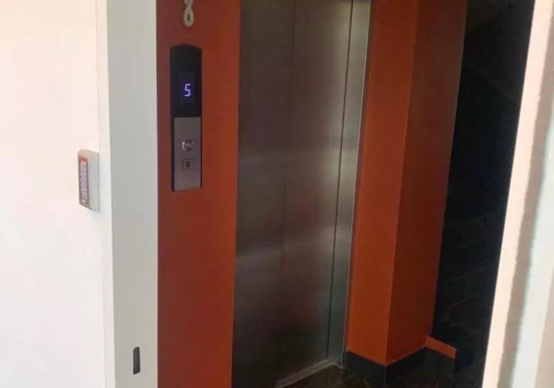 Hotel Le'da Private