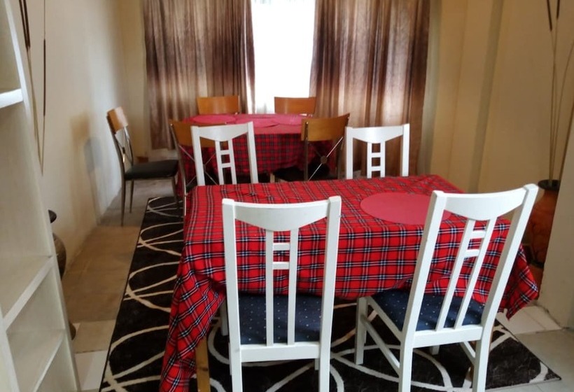 هتل Aj's The Ranch