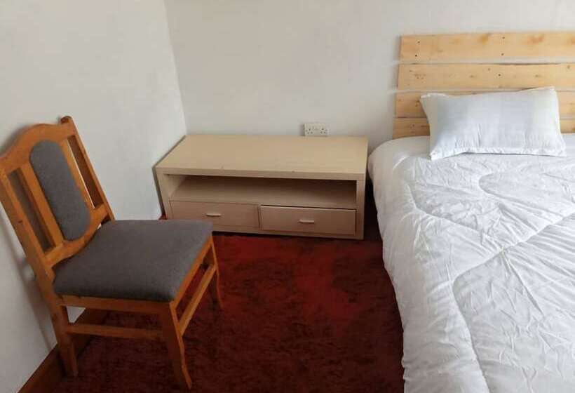 هتل Aj's The Ranch