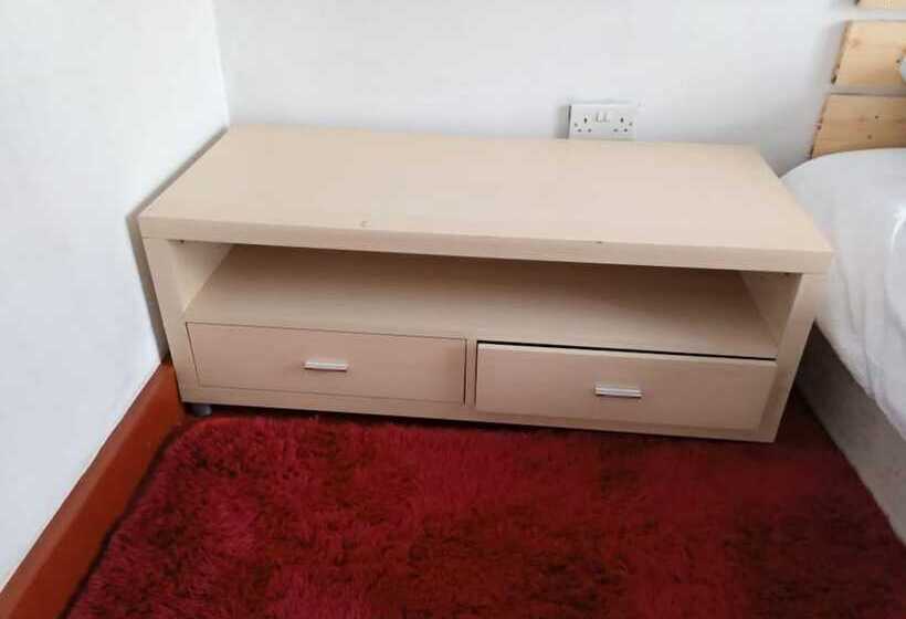 هتل Aj's The Ranch