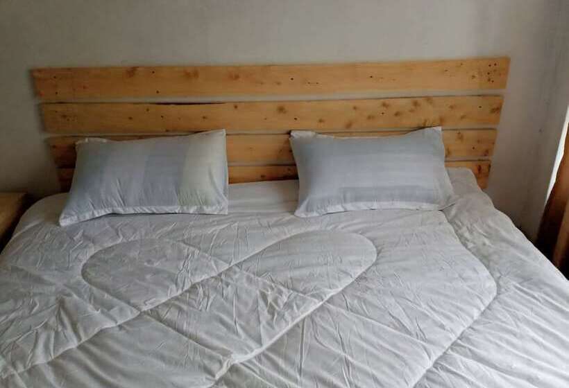 هتل Aj's The Ranch