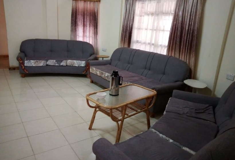 هتل Aj's The Ranch