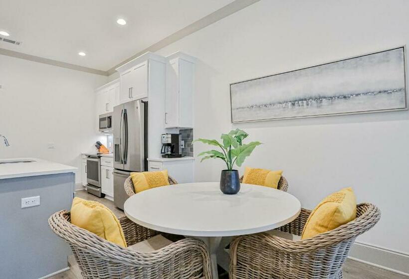 Hotelli Azure 30a 2201