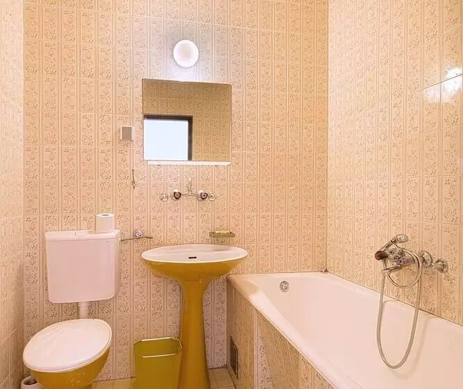 هتل Madra Rooms & Apartments