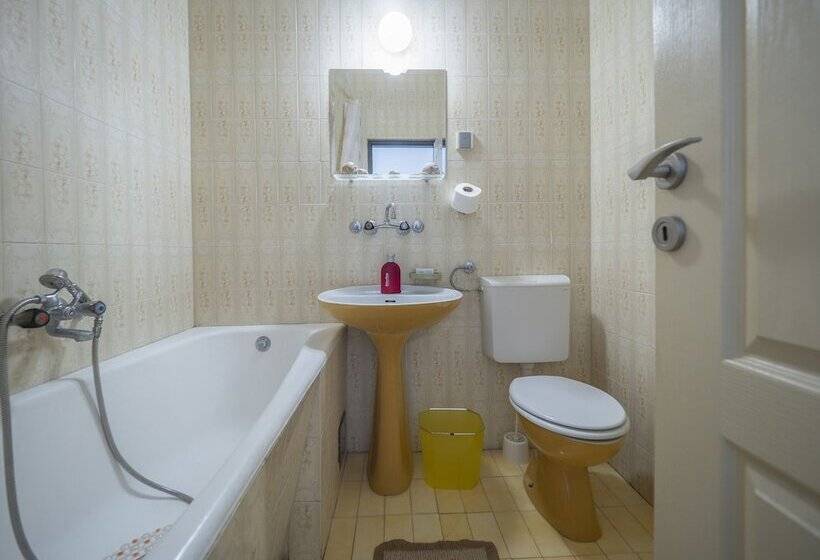 هتل Madra Rooms & Apartments