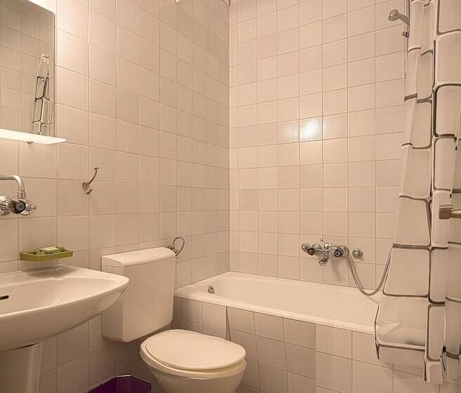 هتل Madra Rooms & Apartments