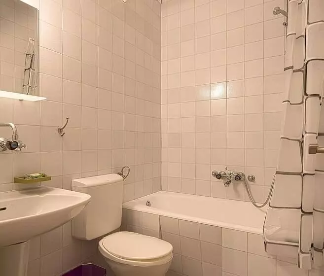 هتل Madra Rooms & Apartments