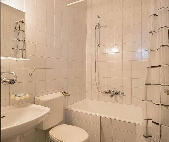 هتل Madra Rooms & Apartments