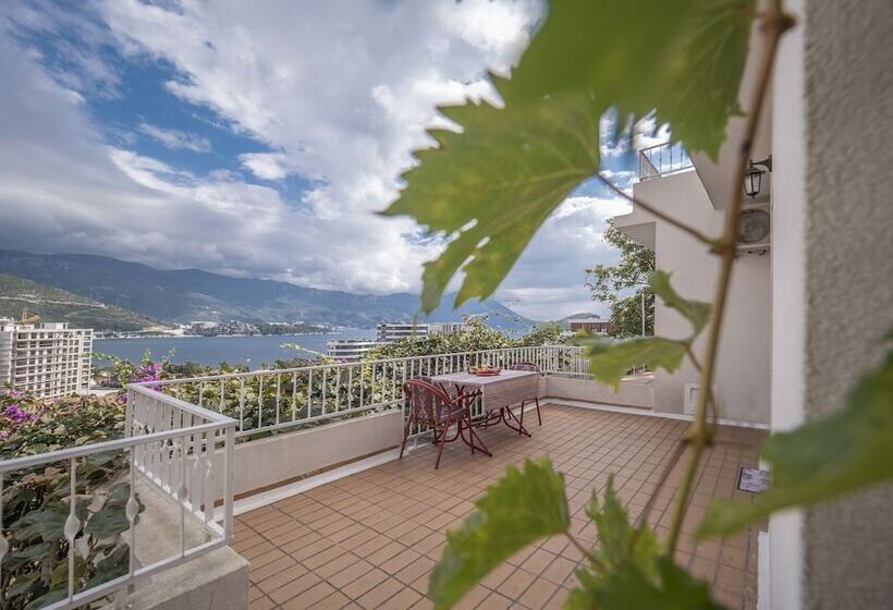 هتل Madra Rooms & Apartments