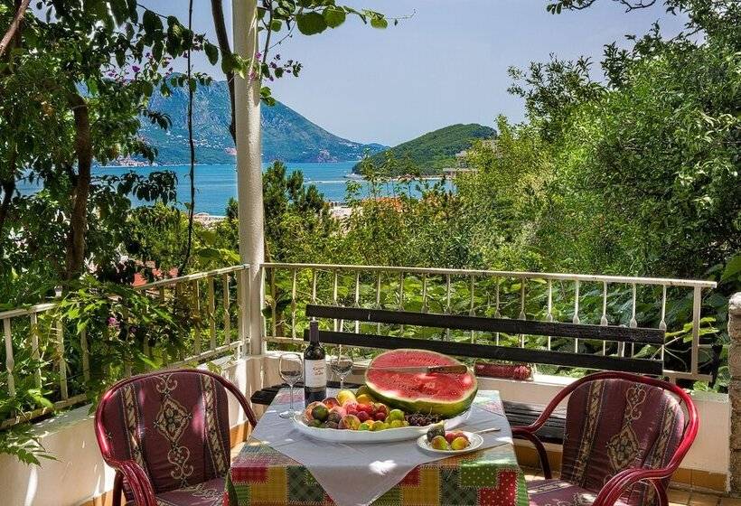 هتل Madra Rooms & Apartments