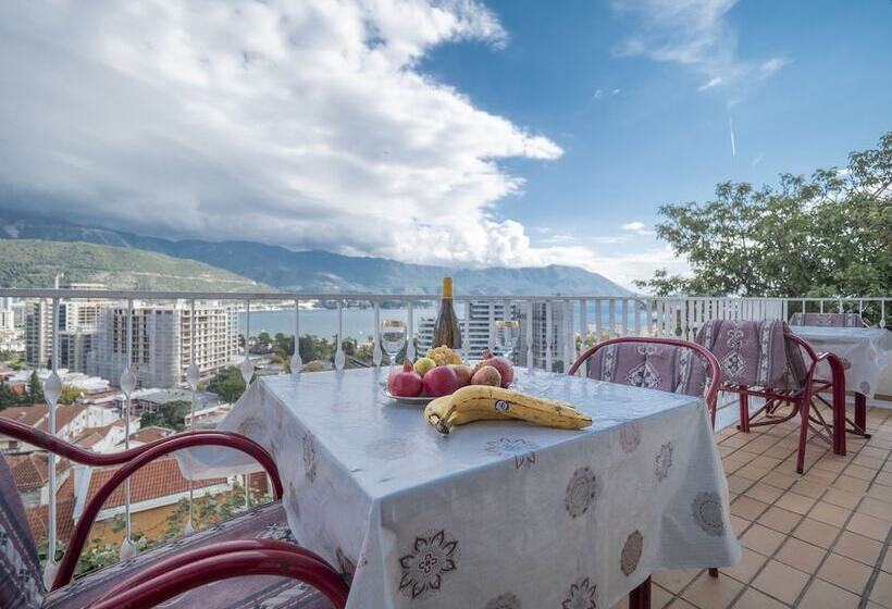 هتل Madra Rooms & Apartments