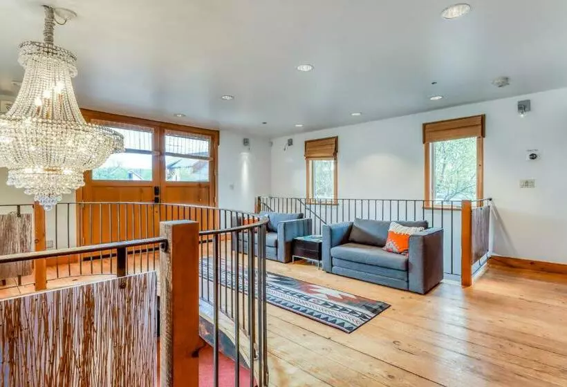 Hotelli Pine Street Loft