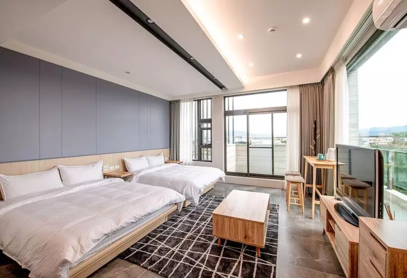 هتل Sam House