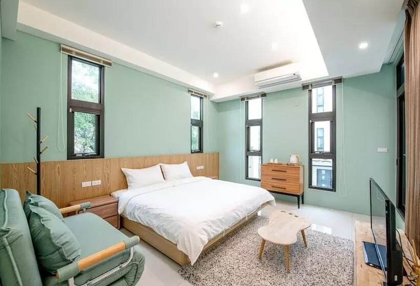 هتل Sam House