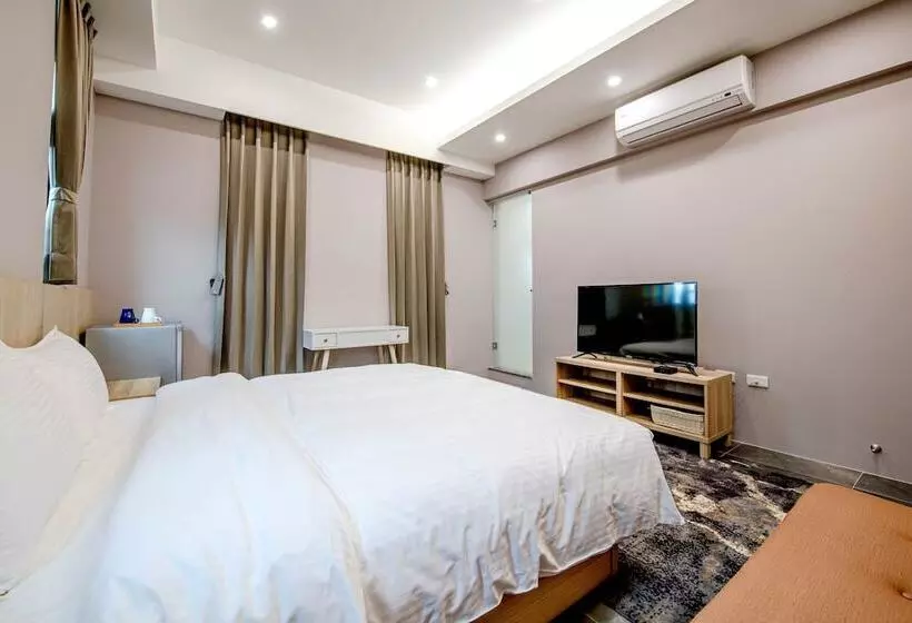 هتل Sam House