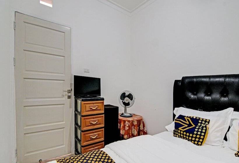 בית מלון כפרי Spot On 91828 Homestay Dinda Syariah