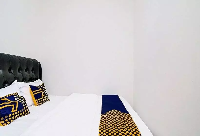 هتل Spot On 91828 Homestay Dinda Syariah