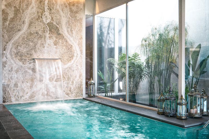 Отель The Club House