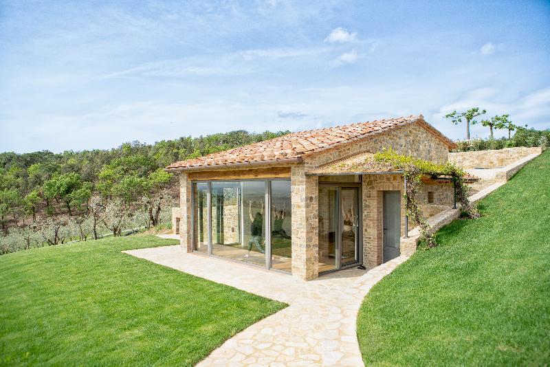 Отель The Club House