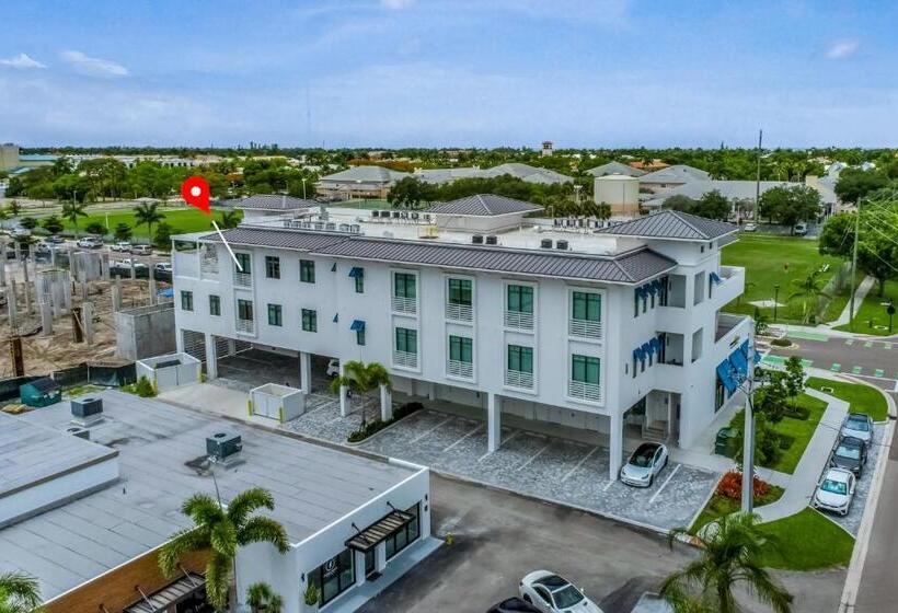 Отель The Heart Of Naples