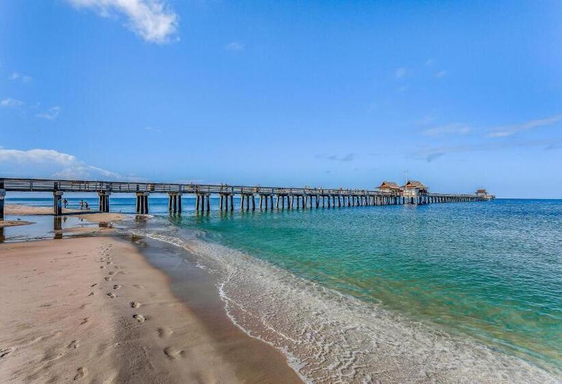 Отель The Heart Of Naples