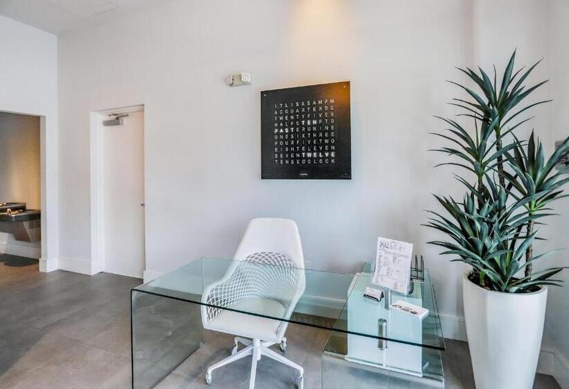 Отель The Heart Of Naples