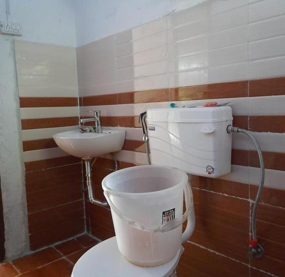 Attic Monkey Hostel Old Manali