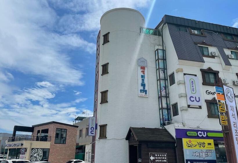 Buan Gyeokpo Chaeseok Resotel Oakville