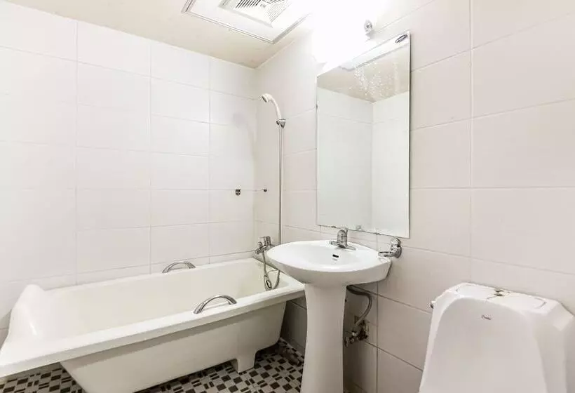 Buan Gyeokpo Chaeseok Resotel Oakville