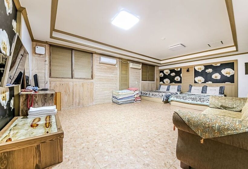 Buan Gyeokpo Chaeseok Resotel Oakville