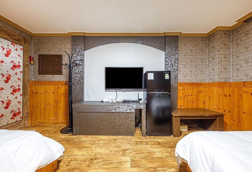 Buan Gyeokpo Chaeseok Resotel Oakville