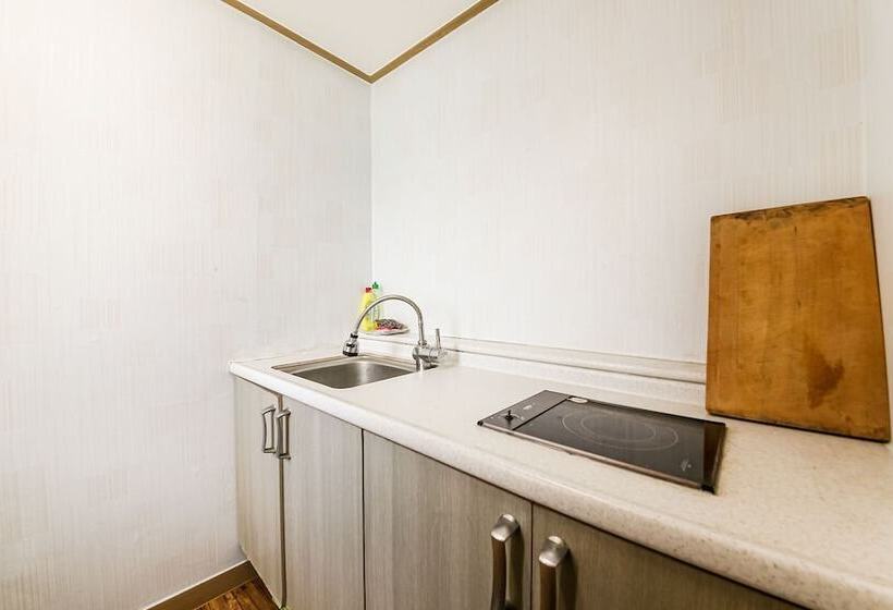 Buan Gyeokpo Chaeseok Resotel Oakville