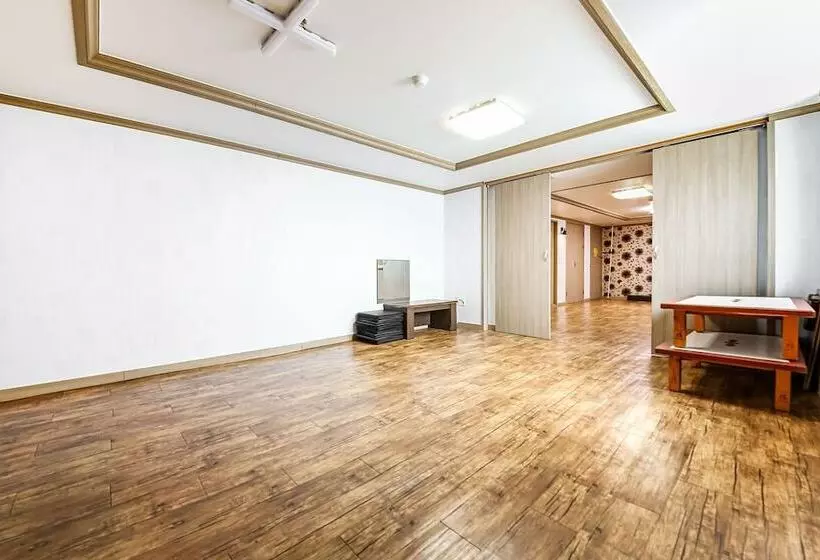 Buan Gyeokpo Chaeseok Resotel Oakville