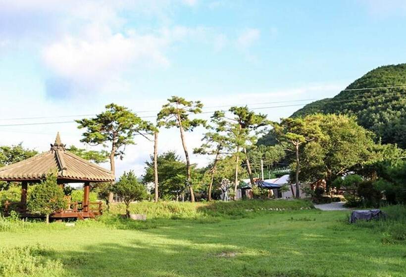 Hotel Boeun Glamping