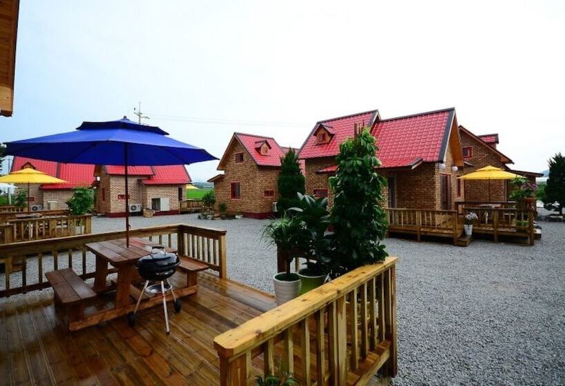 בית מלון כפרי Gochang Merpang Pension