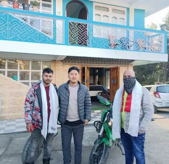 ホテル Pinewood Tawang