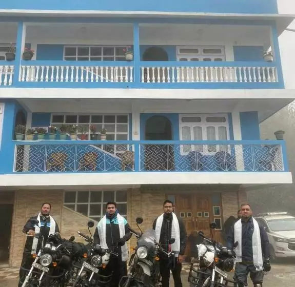 ホテル Pinewood Tawang