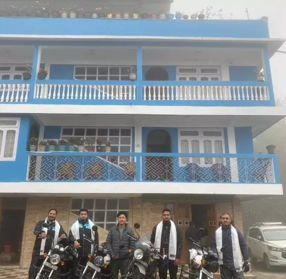 ホテル Pinewood Tawang