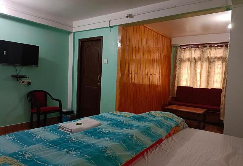 Отель Pinewood Tawang