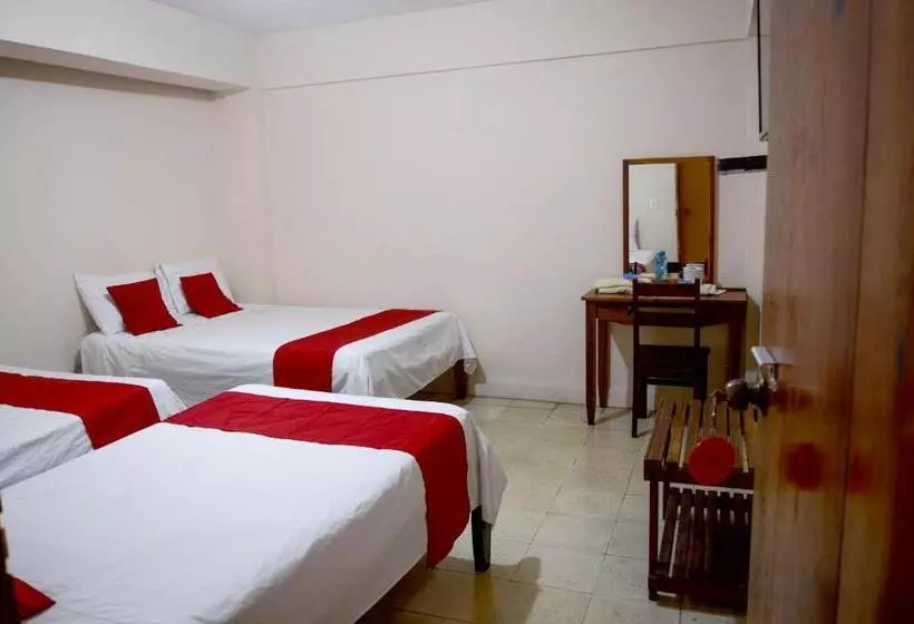 Hotelli Rosa Del Alba