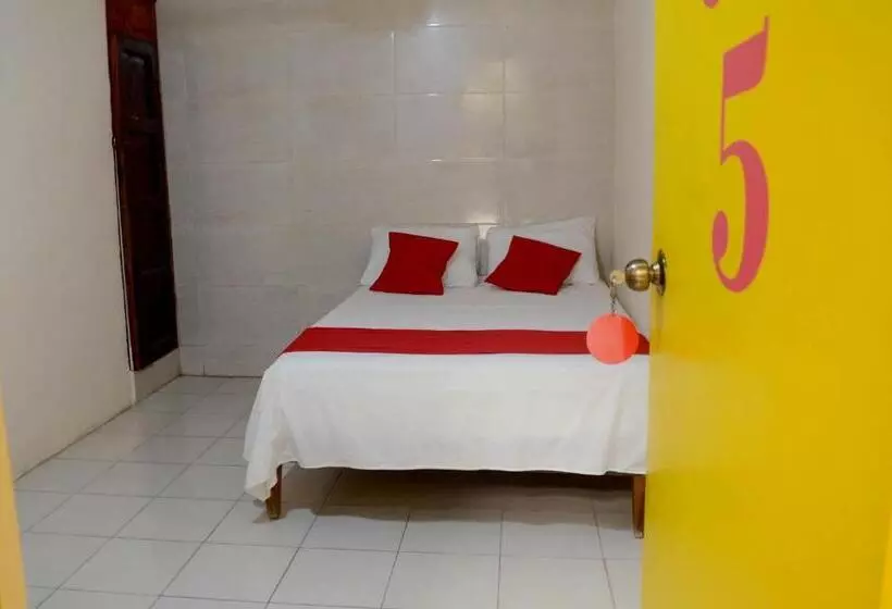 Hotelli Rosa Del Alba