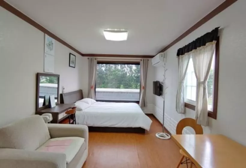 ホテル Seogwipo Shineville Pension