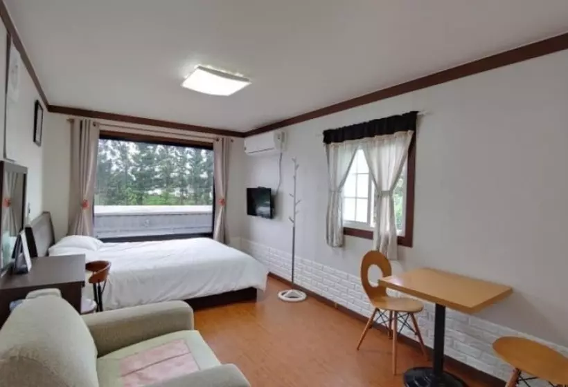 ホテル Seogwipo Shineville Pension