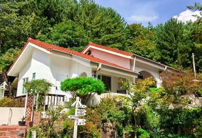Hotelli Yangpyeong Notobook Pension