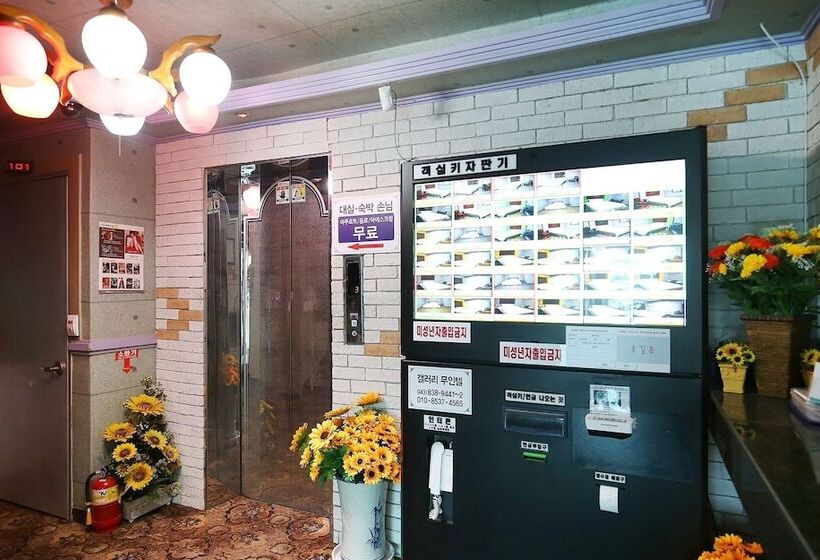 Jeungpyeong Gallery Self Checkin Motel