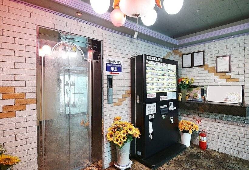 Jeungpyeong Gallery Self Checkin Motel