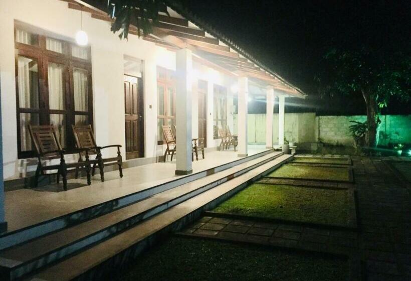 Pensão Swan Lake Habarana