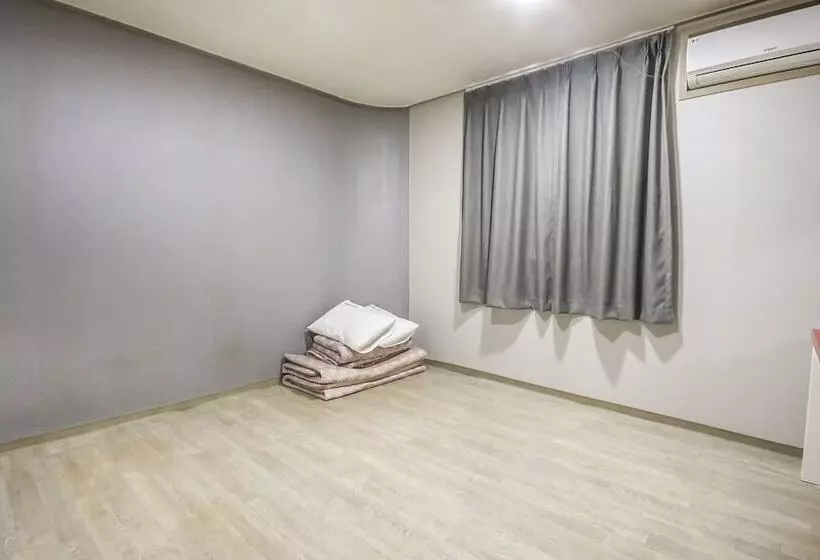 Q Motel Wanju