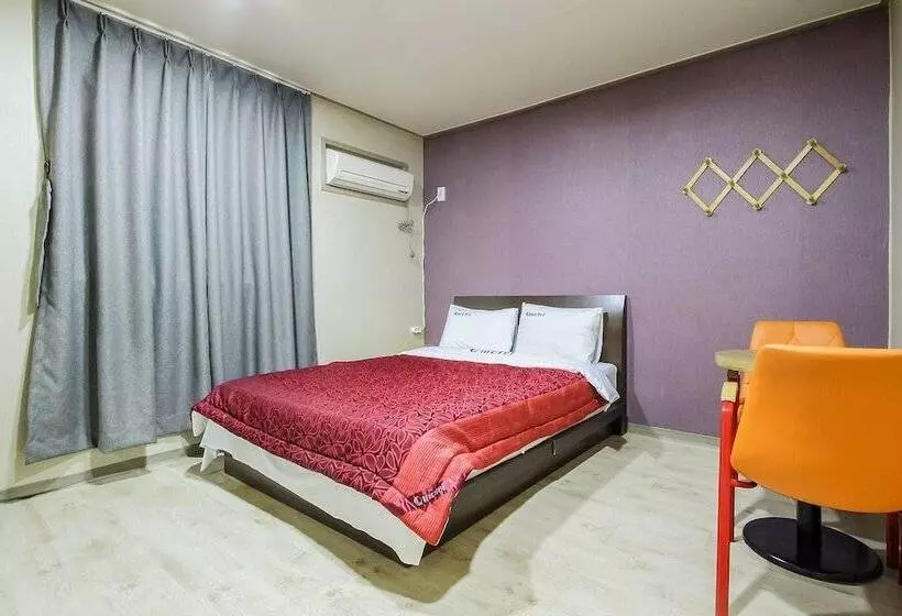 Q Motel Wanju