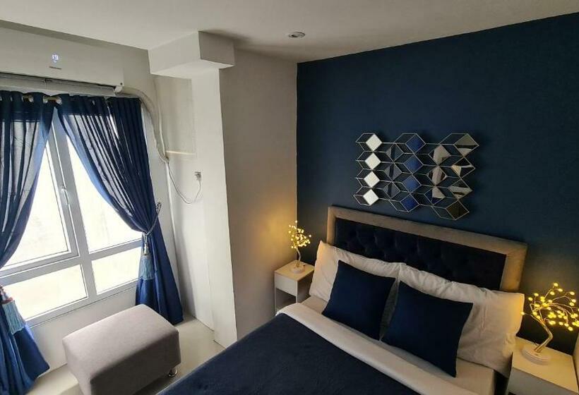 Staycation   With Public Pool & 100mbps Fibre